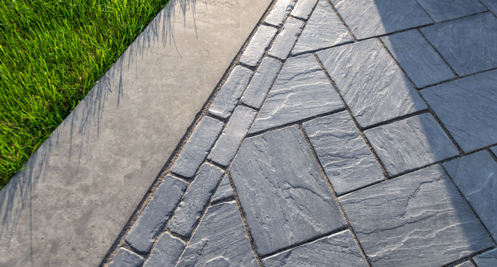 Richcliff patio with Copthorne border accent